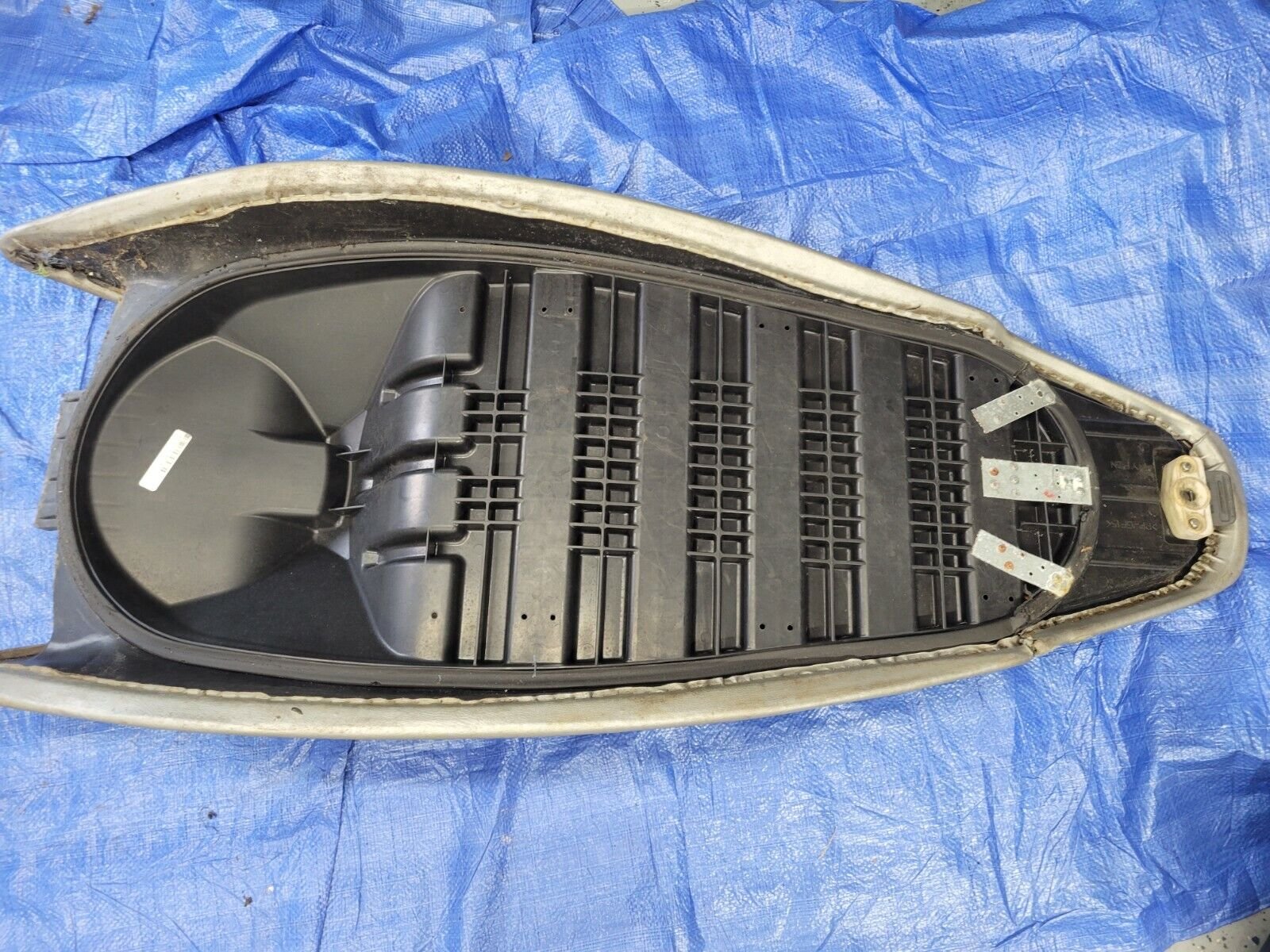 2010 Yamaha Waverunner VX110 VX Deluxe Seat Grey (Needs New Cover)