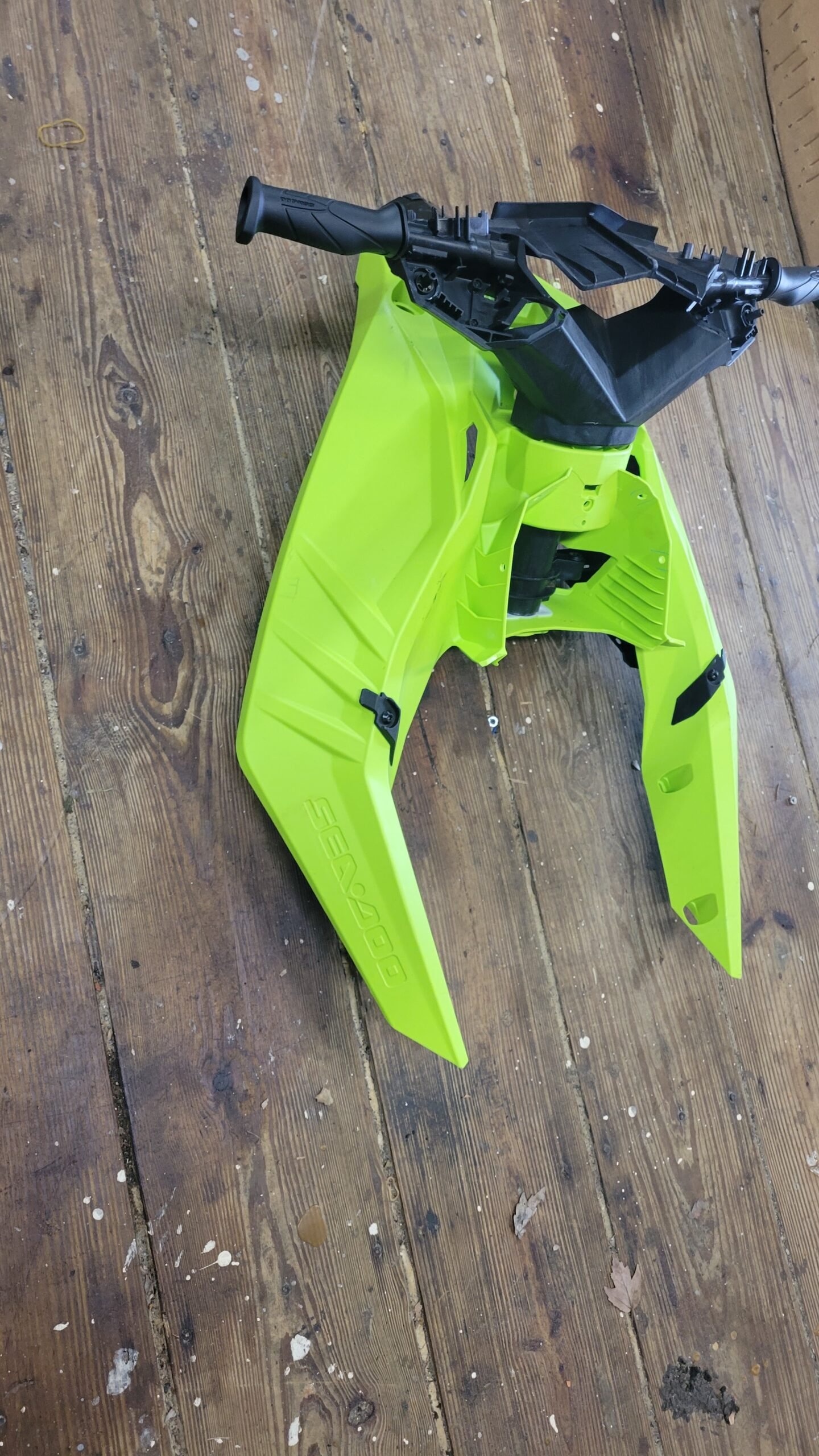 2023 Seadoo Spark 2UP Manta Green Steering & Top Console